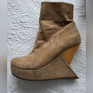 JEFFREY CAMPBELL Suede Platform Booties (sz 6)